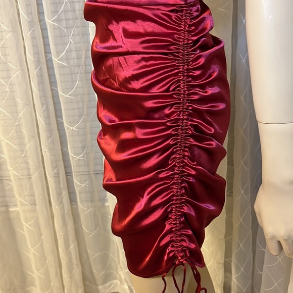 Red Satin Ruched Hem Sleeveless Dress - Picture 4 of 10